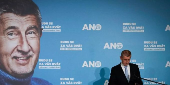 Obwohl Andrej Babis eine Wahlniederlage zugab, könnte er den Regierungsauftrag erhalten. Foto: Petr David Josek/AP/dpa Obwohl Andrej Babis eine Wahlniederlage zugab, könnte er den Regierungsauftrag erhalten. Foto: Petr David Josek/AP/dpa