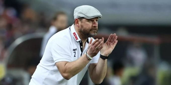 Kölns Trainer Steffen Baumgart gestikuliert am Spielfeldrand. Foto: Rolf Vennenbernd/dpa Kölns Trainer Steffen Baumgart gestikuliert am Spielfeldrand. Foto: Rolf Vennenbernd/dpa
