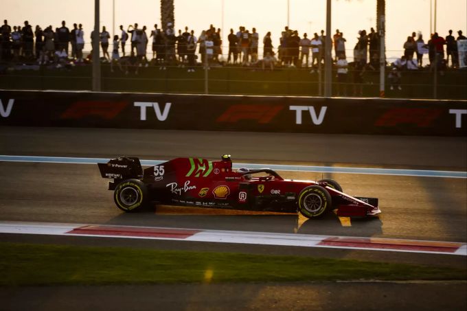 Carlos Sainz (Scuderia Ferrari) beim Abu-Dhabi-GP der Formel 1. Sainz Ferrari Formel 1