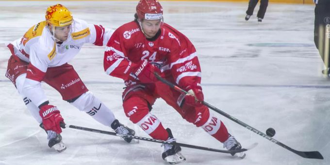 Simon Lehmann (r.) im Einsatz für die Rapperswil-Jona Lakers. Simon Lehmann SC Bern