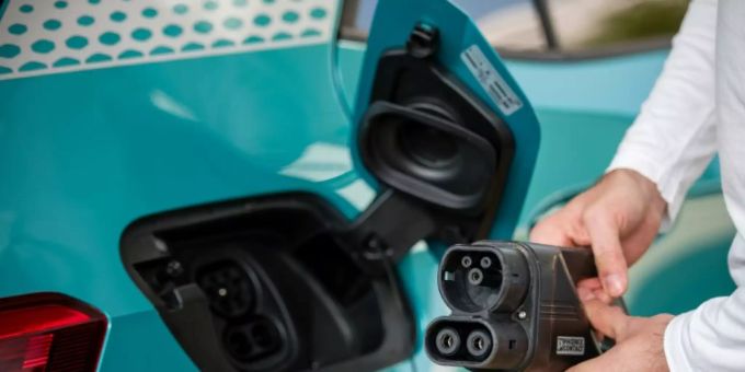 Elektroautos werden immer beliebter. (Symbolbild) Elektroauto