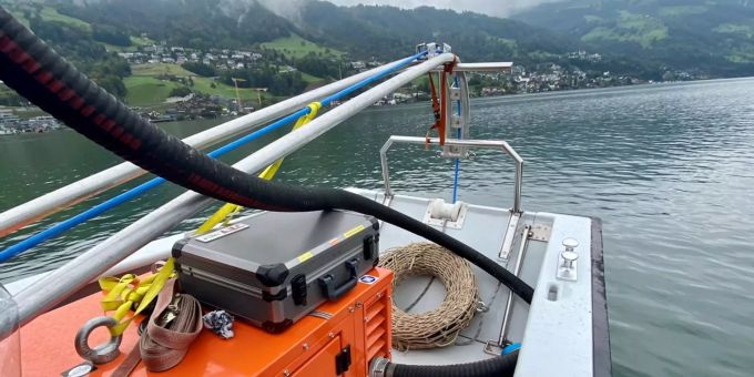 Zum Einsatz kommen auch Spezialisten der Kantonspolizei Zürich. Suche