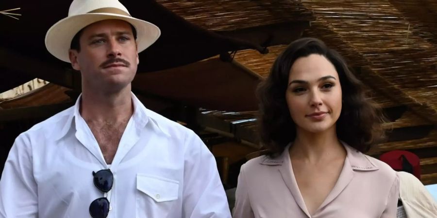 Armie Hammer (l.) und Gal Gadot sind zwei der Stars von «Tod auf dem Nil».