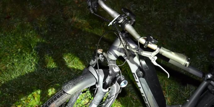 Der Velofahrer musste durch die Rettung ins Spital gebracht werden. Kantonspolizei St. Gallen