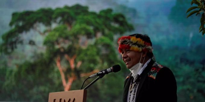Gregorio Díaz Mirabal bei einem Klimaevent in Lima. Gregorio Díaz Mirabal