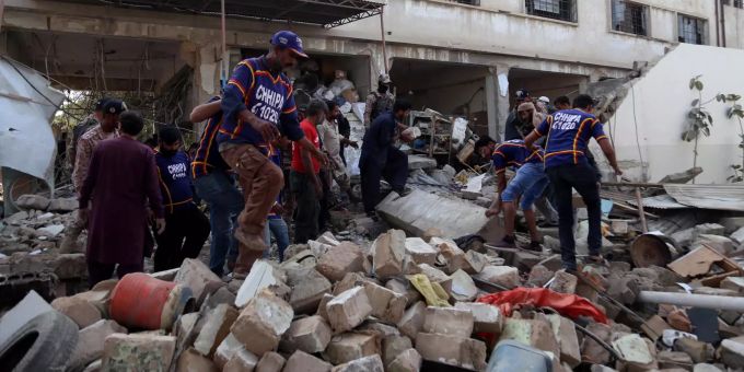 Am Samstag kam es in der pakistanischen Hafenstadt Karachi zu einer schweren Explosion. Karachi