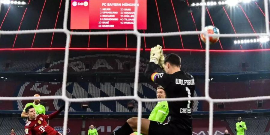 Bayern-Star Robert Lewandowski traf zum 4:0-Endstand gegen den VfL Wolfsburg. Foto: Tobias Hase/dpa