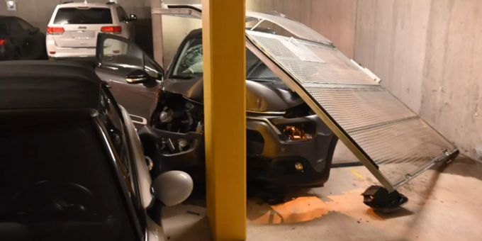 Der Sachschaden beläuft sich auf mehrere Tausend Franken. Unfall
