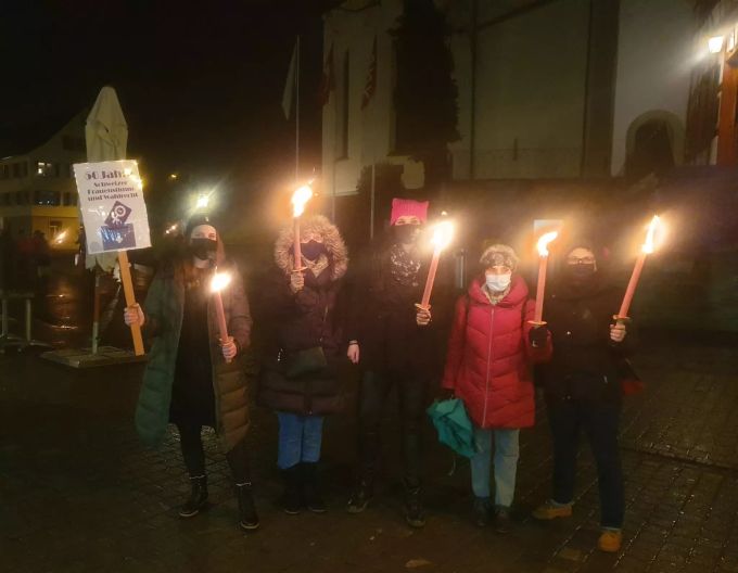 Die SP-Frauen waren am Umzug anlässlich des 50-Jahre-Frauenstimmrechts dabei. SP Bülach Nadja Naegeli