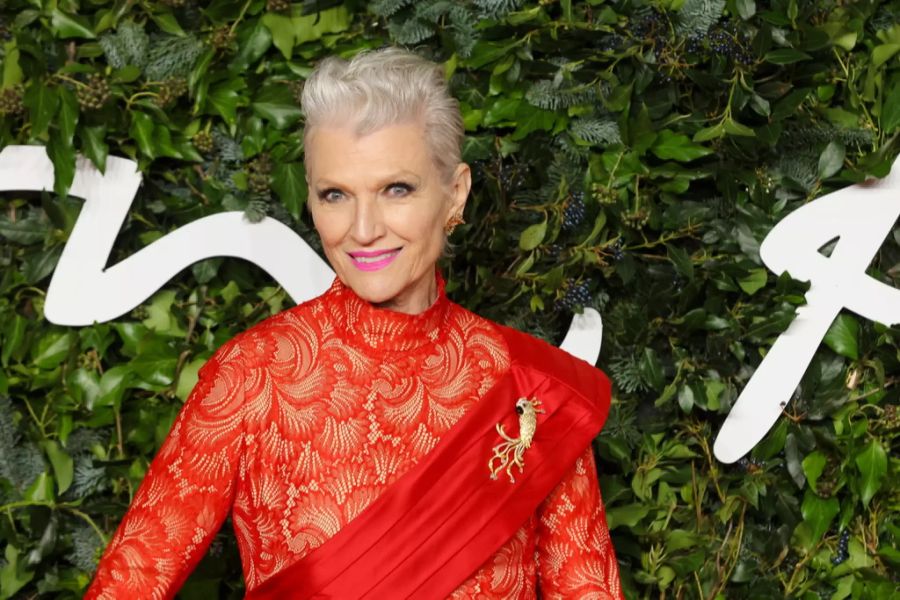 Maye Musk mit ihrem atemberaubenden Auftritt!