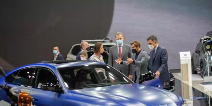 Auf der Automesse in Barcelona wurde das Modell i4 bereits vorgestellt. Foto: David Zorrakino/EUROPA PRESS/dpa Auf der Automesse in Barcelona wurde das Modell i4 bereits vorgestellt. Foto: David Zorrakino/EUROPA PRESS/dpa