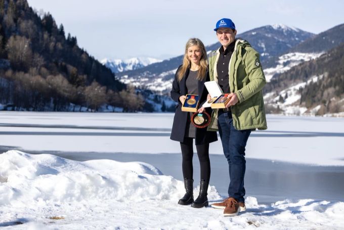 Matthias Mayer mit Frau Claudia bei einer Medienrunde in Afritz am See. Matthias Mayer Comeback