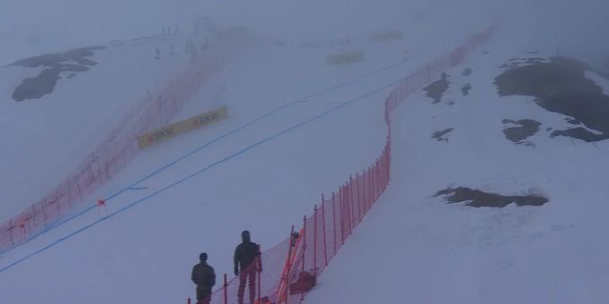 Dichter Nebel macht Crans-Montana heute zu schaffen. Abfahrt Crans Montana