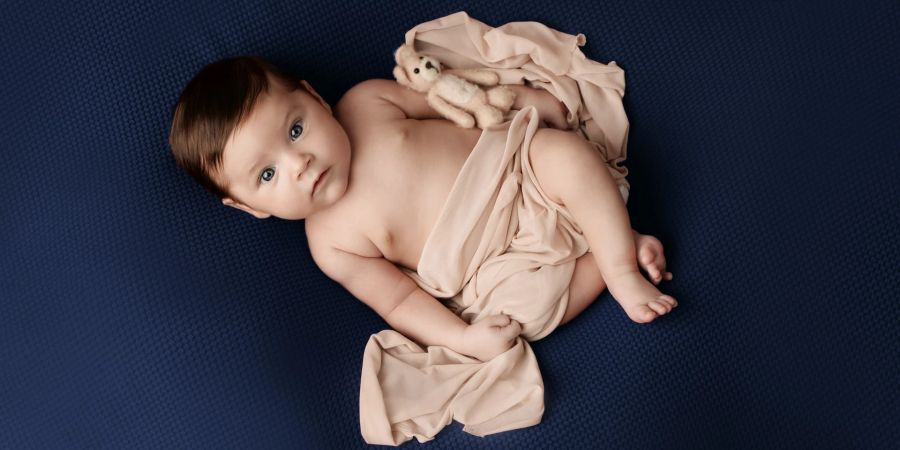 Junge Baby Teddy Tuch