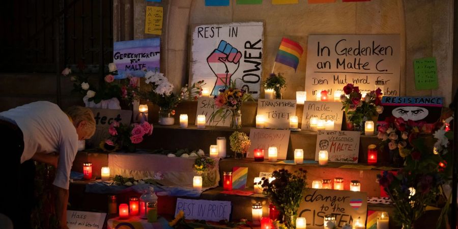 Die Gedenkstätte für Malte C in Münster am 03.09.2022. Der 25-Jährige wurde am Christopher Street Day brutal niedergeschlagen und erlag später seinen Verletzungen.