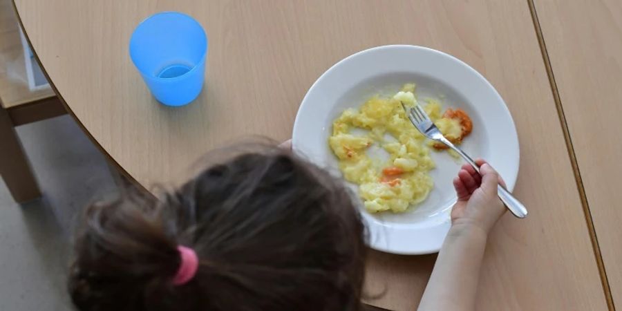 Dafür gibt es unterschiedliche Gründe. Zum Beispiel: Lange Arbeitszeiten und viel Körperkontakt.