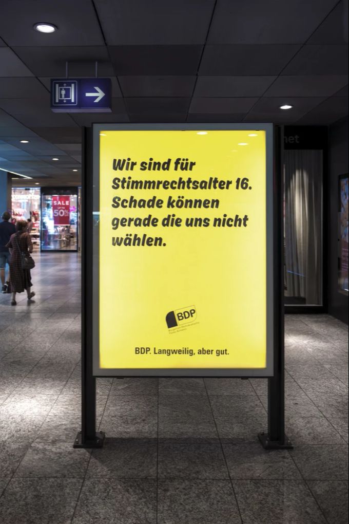 Ein Wahlplakat der BDP zum Thema Stimmrechtsalter 16, aufgenommen im September 2019. Grüne Agenda 2023-2027