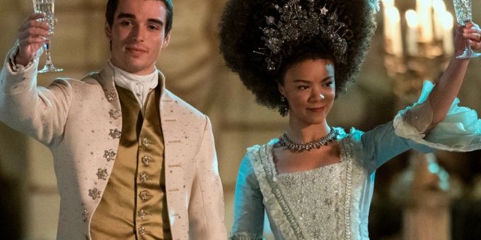 «Queen Charlotte: Eine Bridgerton-Geschichte»: Corey Mylchreest als König George und India Amarteifio als Queen Charlotte. Bridgerton
