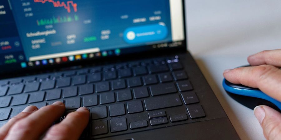 Das Tippen auf dem Keyboard und das Bewegen einer Maus kann einer Schweizer Studie zufolge besser anzeigen, wie gestresst der Mensch sich fühlt, als die sonst für Stressnachweise gemessene Herzfrequenz.