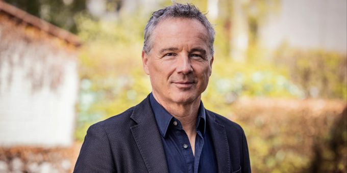 Ueli Schmezer wird bald mit einer eigenen Videokolumne auf Nau.ch zu sehen sein. Ueli Schmezer