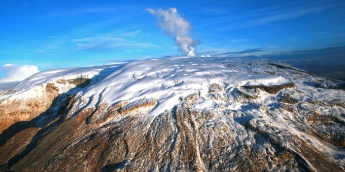 Der Vulkan Nevado del Ruiz in Kolumbien. vulkan