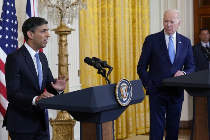 Rishi Sunak und Joe Biden im Gespräch über künstliche Intelligenz. künstliche Intelligenz