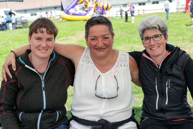Schwingermamis Christina, Anna und Brigitt begleiten ihre Buben praktisch an jedes Schwingfest.