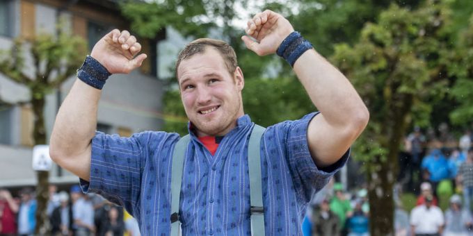 Stoos-Schwinget - König Joel Wicki triumphiert hochüberlegen