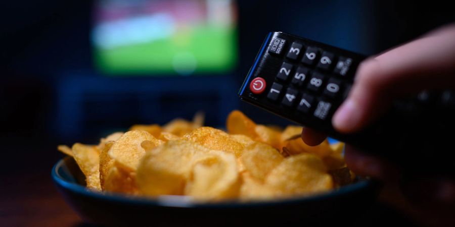Kulturelle Muster machen es uns manchmal schwer, zu widerstehen. Chips stehen für Erholung, Entspannung und Vergnügen.
