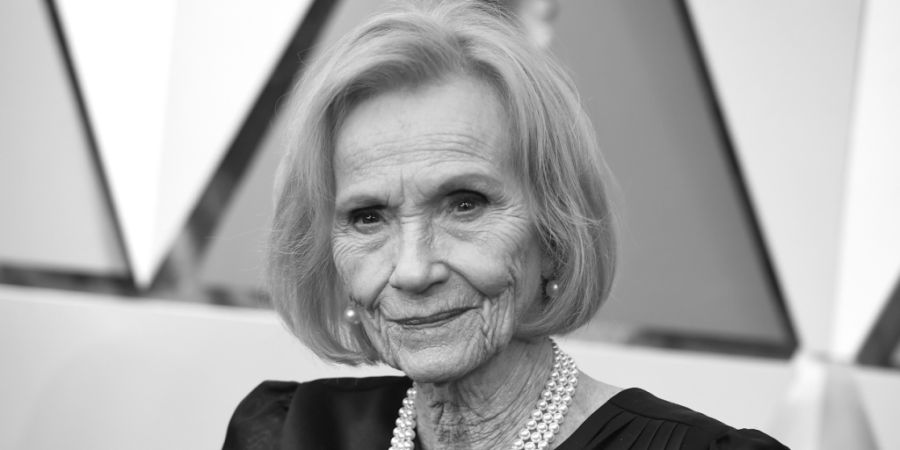 Eva Marie Saint betritt vor der Verleihung der 90. Academy Awards, den Oscars 2018, über den Roten Teppich das Dolby Theatre. Foto: Jordan Strauss/Invision/AP/dpa