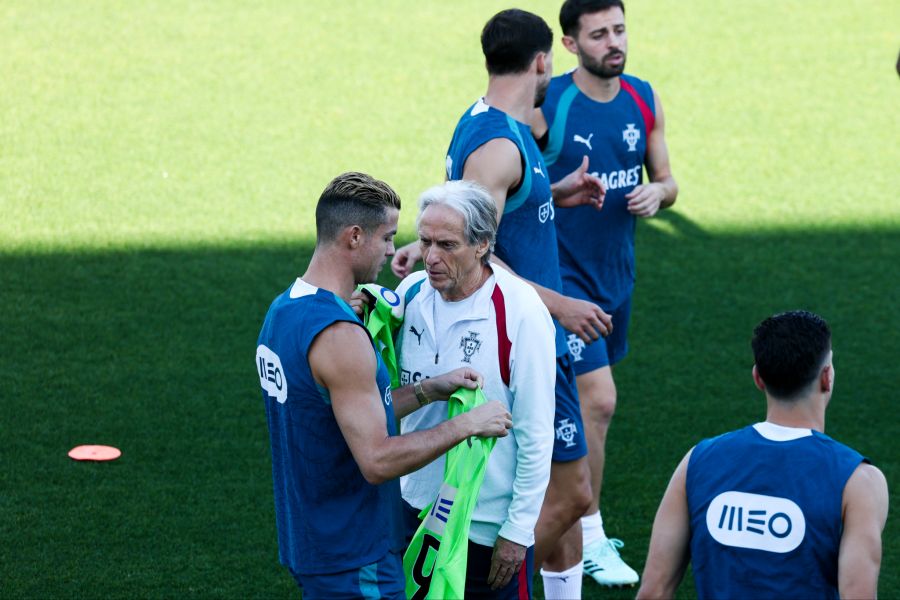 Sie wirft dem Verband und dem Trainer vor, ihren Sohn nicht gewürdigt zu haben.