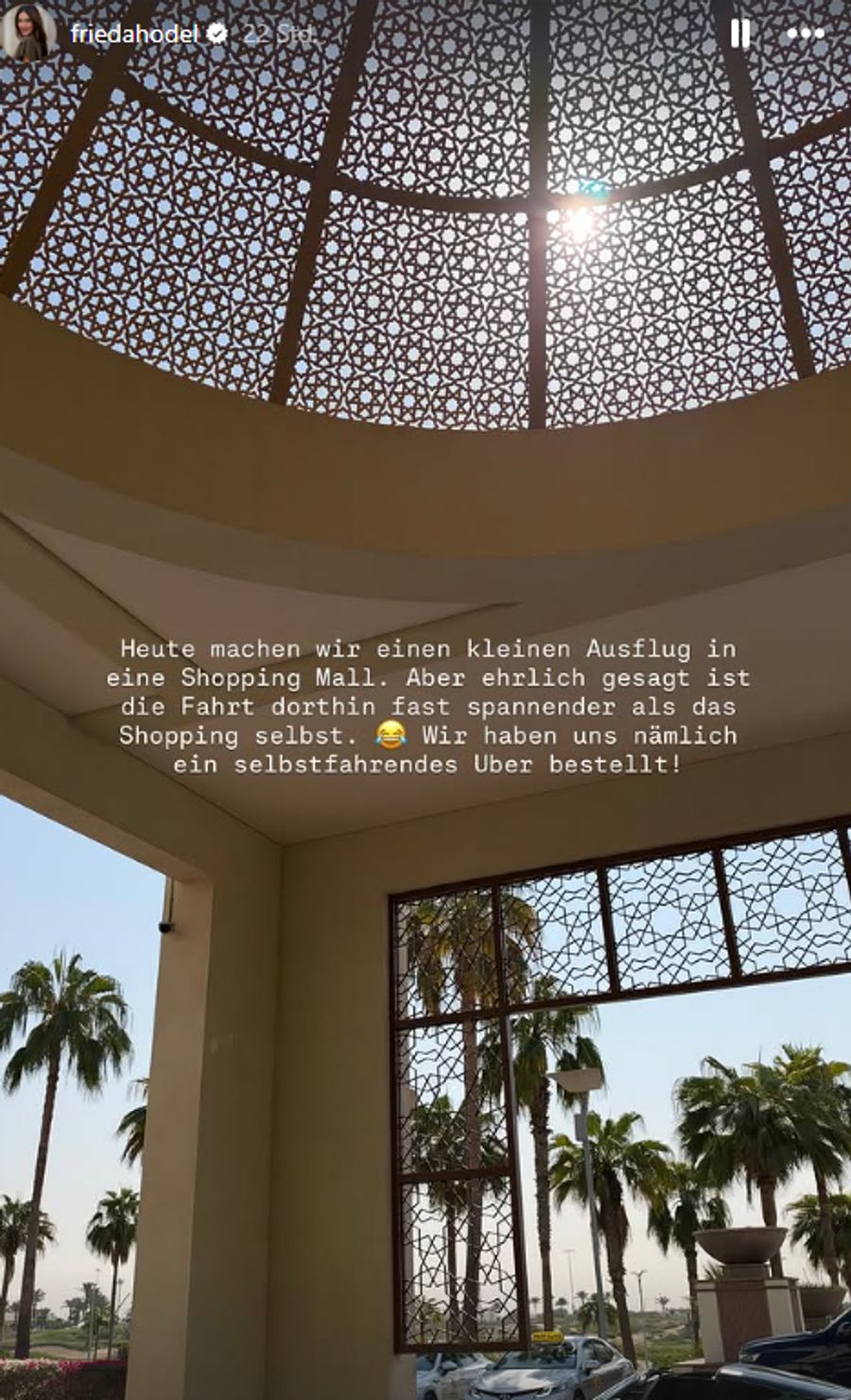 Frieda Hodel hat sich in den Abu Dhabi-Ferien ein selbstfahrendes Uber bestellt.