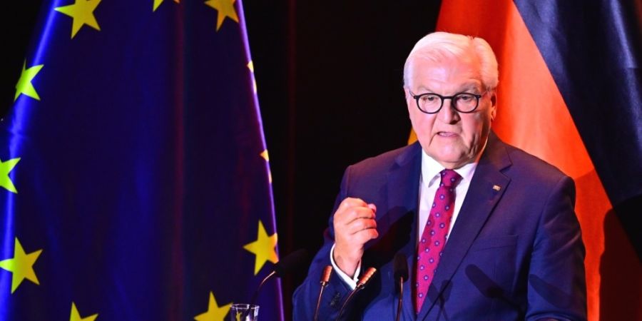 Bundespräsident Frank-Walter Steinmeier spricht beim Festakt zum Tag der Deutschen Einheit im Konzerthaus «Zur Glocke». Bremen richtet unter dem Motto «Viele Stärken. Foto: Sina Sc...