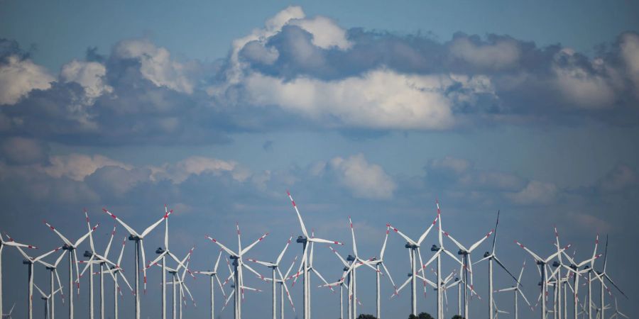 Windräder - Wirtschaftsminister Robert Habeck hat Vorschläge zur Reform des Stromsystems vorgelegt (Archivfoto).