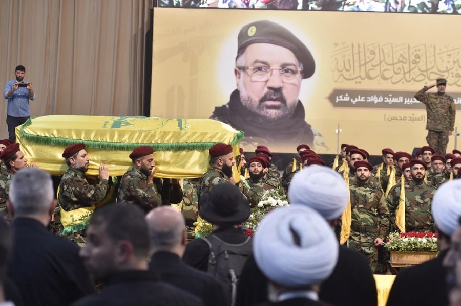 Die Trauerzeremonie für den getöteten Hisbollah-Kommandeur Fuad Schukr in der libanesischen Hauptstadt Beirut.