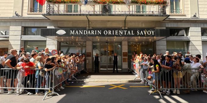 In Hitze - Swift-Fans belagern Hotel am Paradeplatz – Teenie kollabiert