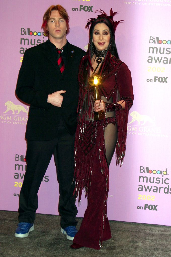 Cher und ihr Sohn Elijah im Jahr 2002. Cher