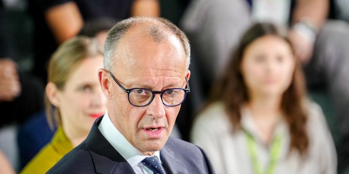 Opfer von Fake News: Eine Webseite verbreitet Falschinformationen unter dem Namen von Bundeskanzler Friedrich Merz (CDU). (Archivbild) merz