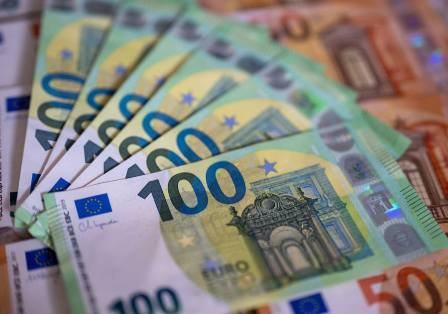 Wegen des hohen Verlusts würden einige Detailhändler aber die 100-Euro-Note nicht mehr akzeptieren.
