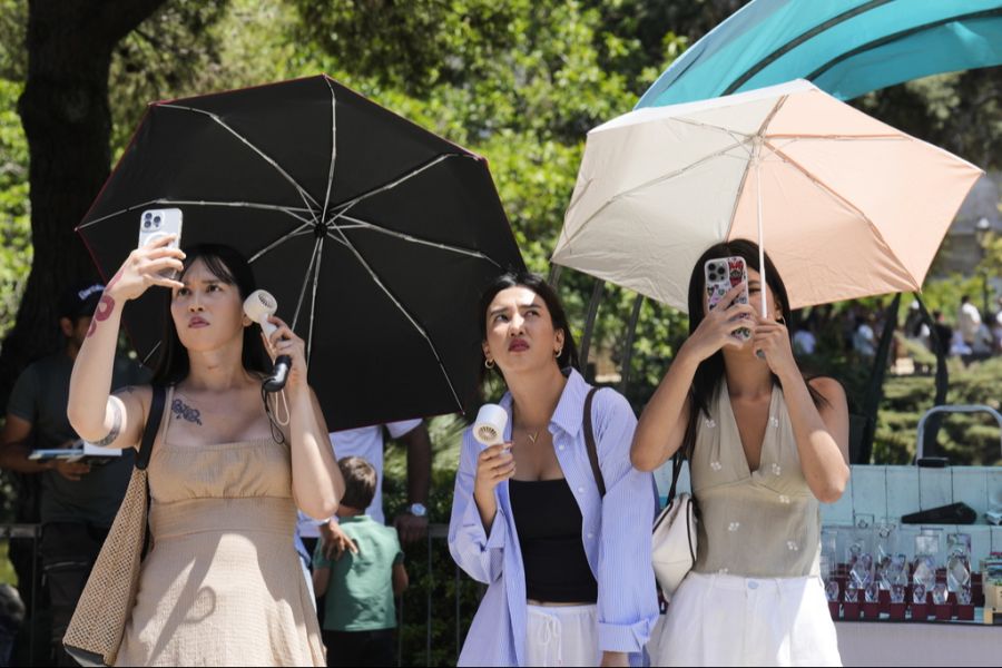 Reisen in Europa bei Temperaturen über 40 Grad im Juni - das hätten sich wohl viele anders vorgestellt.