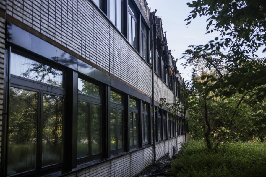 schule schüler brand
