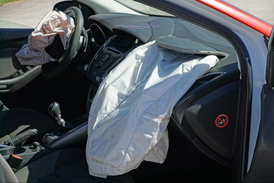 Bei bestimmten Citroën-Fahrzeugen machen die Airbags Probleme.