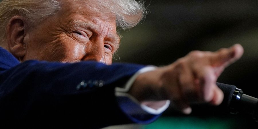 Trump verspricht sich von den neuen Zöllen eine Stärkung der heimischen Industrie. (Archivbild)