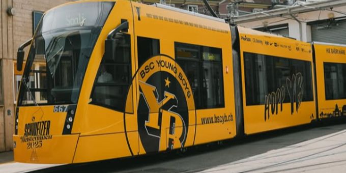 Bitte einsteigen! - Das YB-Tram fährt jetzt im Meisterinnen-Look