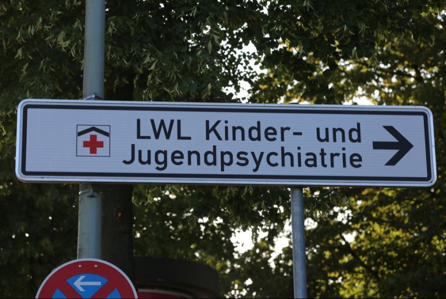 Die Einrichtung möchte die Jugendliche aber gar nicht bei sich haben.