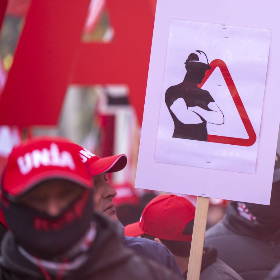 Der Baumeisterverband vermutet, dass die Unia branchenfremde Krawallmacher an die Demo gebracht hat.