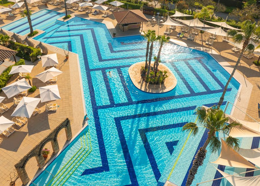 Neben der Poolanlage erwartet dich ein umfangreiches Wellness- und Freizeitangebot.