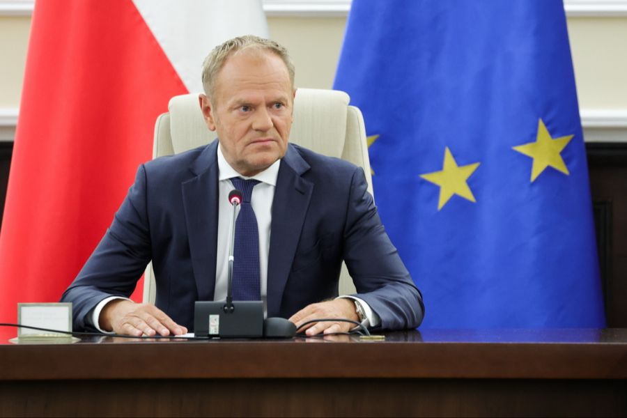 Ernstes Gesicht: Polens Premierminister Donald Tusk an der Sondersitzung heute Morgen.