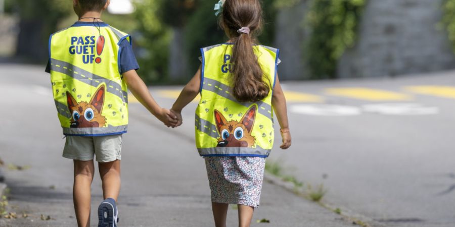 Kinder sollen unabhängig von ihren Deutschkenntnissen zusammen in die Schule gehen. (Symbobild)