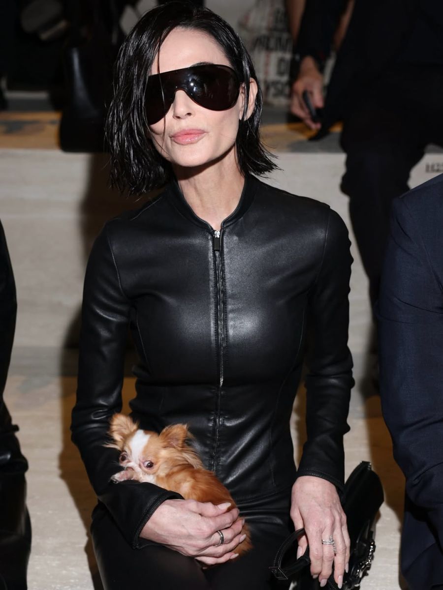 Neue Frisur, neuer Look: Demi Moore sorgte an der Milano Fashion Week für einen echten Hingucker.